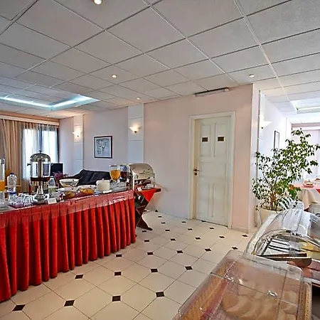 Hotel Coronis 2*